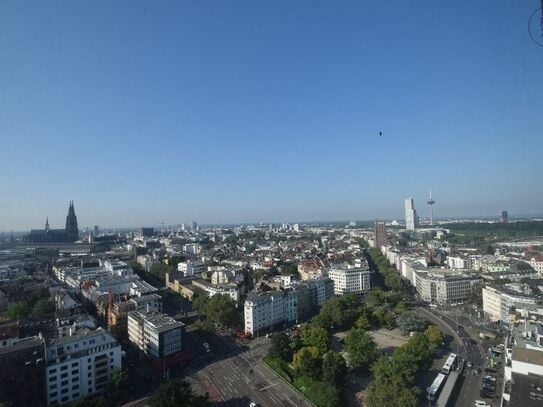 Traumblick über die Stadt-Großraumapartment im Ringturm