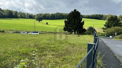 GRUNDSTÜCK MIT UNVERBAUBARER FERNSICHT