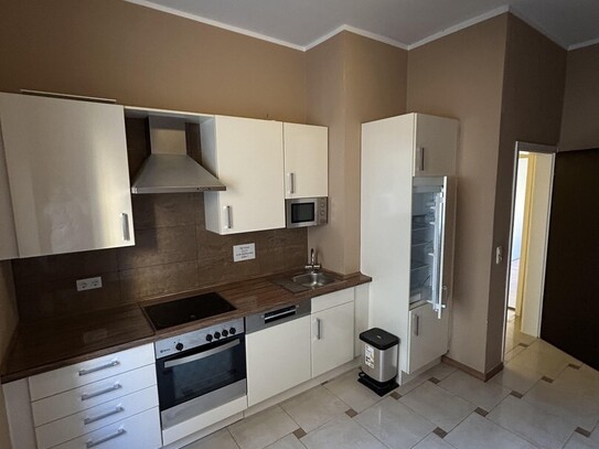 TOLLE ALTBAUWOHNUNG MIT BALKON IM HOCHPATERRE ZUR MIETE