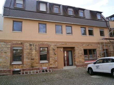 Komfortables Penthouse in stilvollem sanierten Altbau