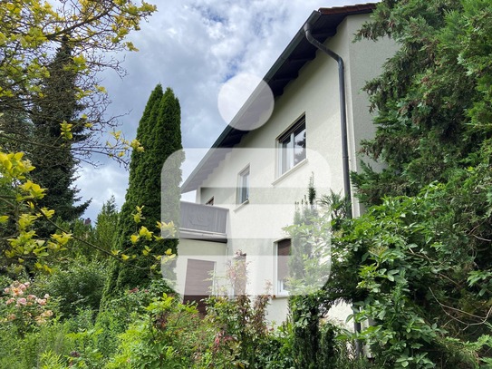 ...großes Grundstück mit tollem Garten und altem Baumbestand...Zweifamilienhaus in Kalchreuth