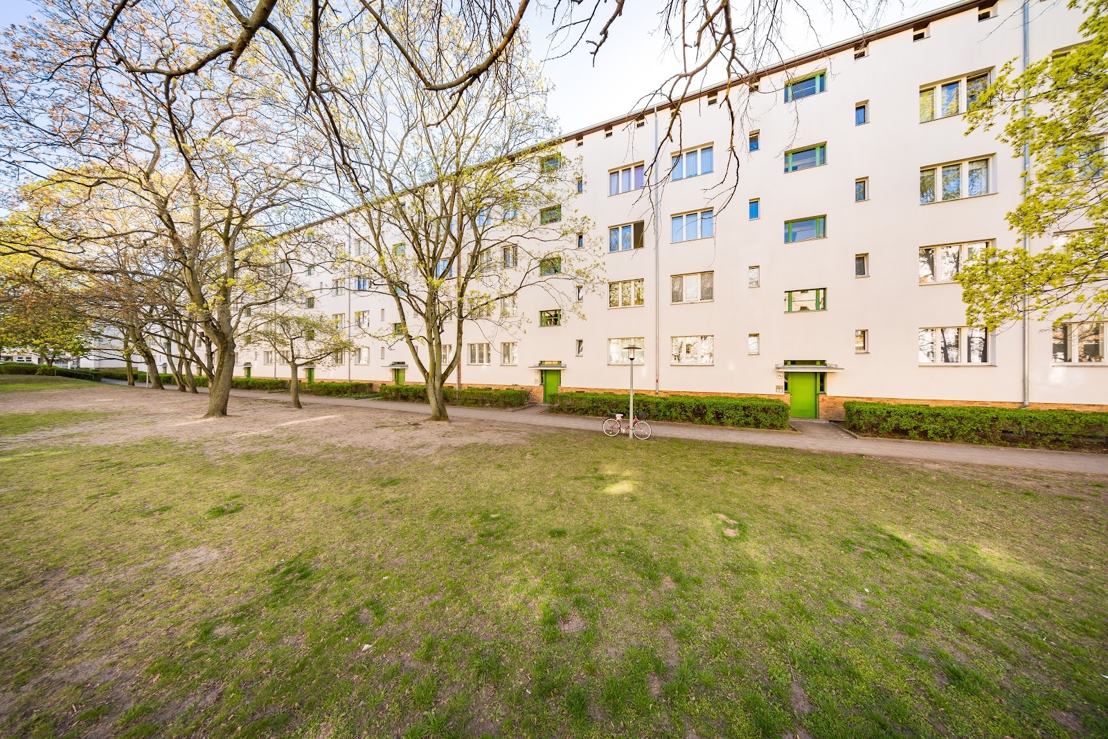 Helle 2-Zimmer-Wohnung mit Balkon und Tageslichtbad für Selbstrenovierer – provisionsfrei - Foto 1
