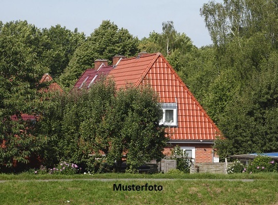 Einfamilienhaus mit Anbau
