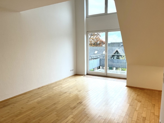 Moderne, 3- Zi Maisonette Whg mit EBK ideal für junge Menschen