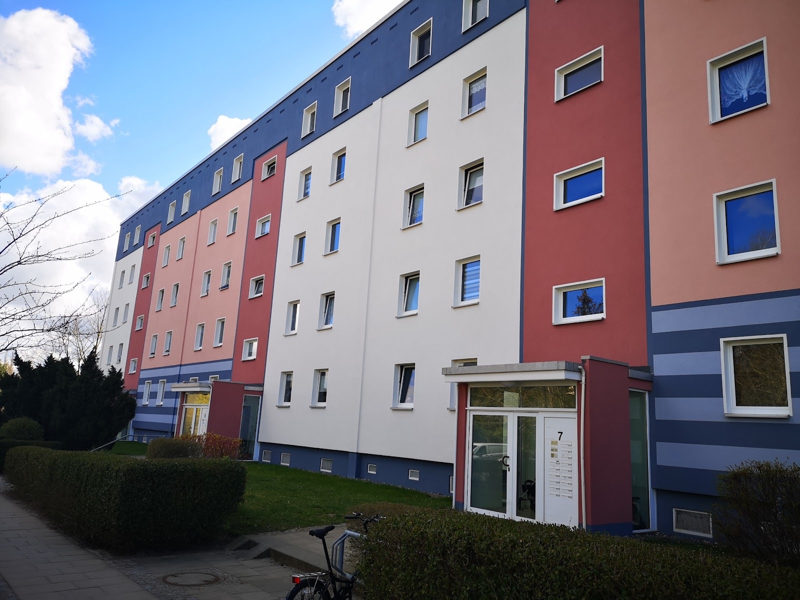                                                               ++ 2 Zimmer mit Balkon frisch renoviert ++                                                       in Bergen (Traunstein)