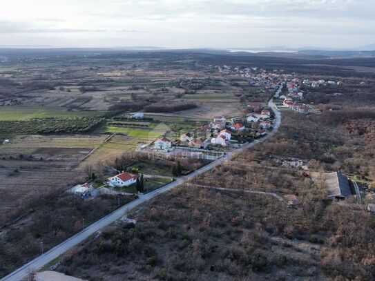 ZADAR, POLIČNIK - Baugrundstück 775 m2