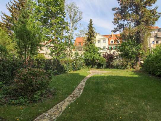 Traumhafte Stadtvilla in Bestlage: Direkt am Rosental mit viel Platz und großem Garten!