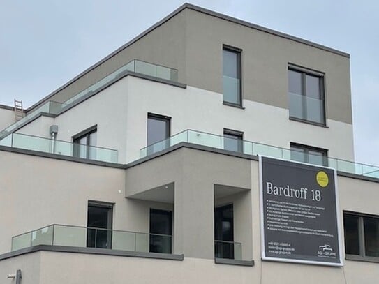 Penthousewohnung mit großer Dachterrasse und Einbauküche!