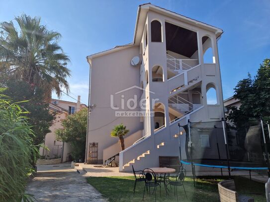 Haus Lopar, Rab, 284m2