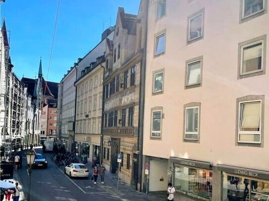 Altbau-Büro, direkt am Marienplatz / 6+ Personen / Reinigung + Internet enthalten