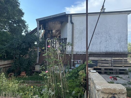 INSEL KRK, MALINSKA - Kleine Wohnung mit Garten, dringender Verkauf!