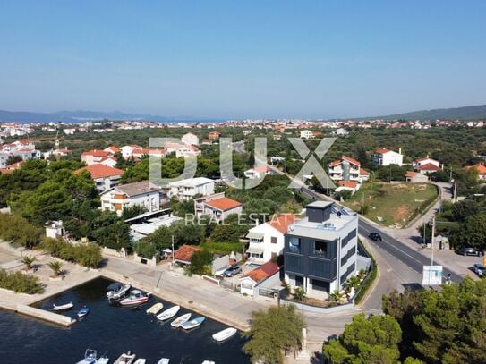 ZADAR, SUKOŠAN, 2-Zimmer-Wohnung, Penthouse in einem herrlichen Neubau mit Meerblick