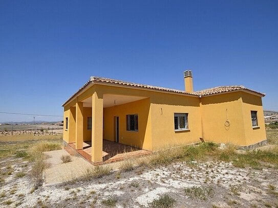 Schlüsselfertiges Landhaus mit großem Grundstück mit 3 Schlafzimmern und 2 Bädern