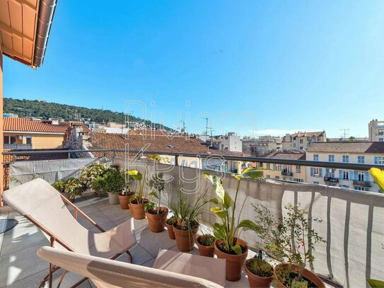 NICE CENTRE: Modern, sunny 3 bedroom apartment, 2 terraces, high above rooftops