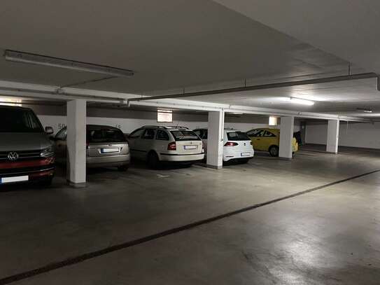 Tiefgaragenstellplatz in der beliebten Südvorstadt