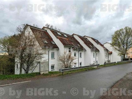 BIGKs: Suhl - Nähe Klinikum: 2 Zimmer-Wohnung mit Einbauküche und Balkon (-;)