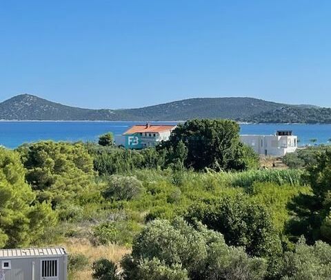 VODICE, Neubau, 350 m vom Strand entfernt, 1. Stock, Meerblick