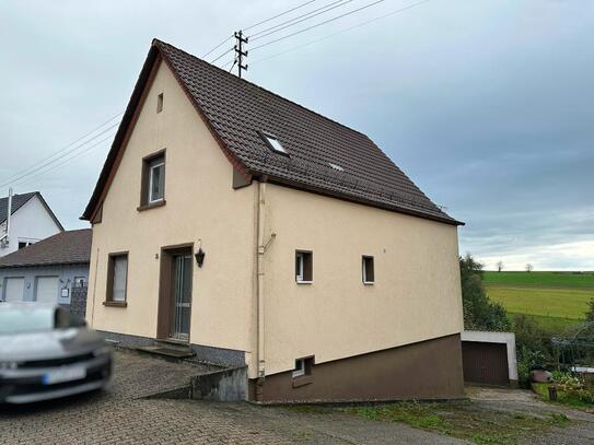 +++Freistehendes Einfamilienhaus mit Panoramablick Garten, Garagen am Ortsrand in ruhiger Höhenlage+++