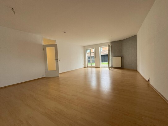 Große Erdgeschoßwohnung mit Terrasse