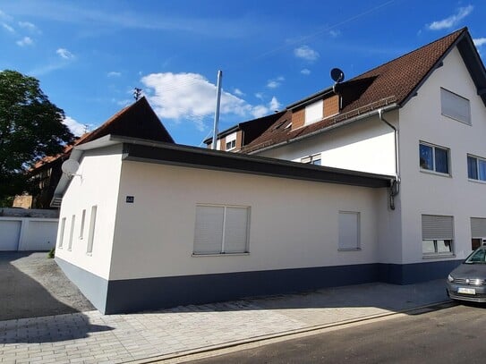 Mehrfamilienhaus mit 6 WE, zusätzl. Baugrund, Indexmiete/Provisionsfrei