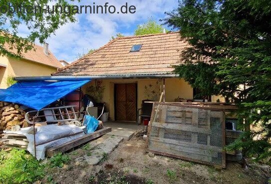 In Kaposvár in der Nähe des Deseda-Sees, bewohnbares Wochenendhaus zu verkaufen