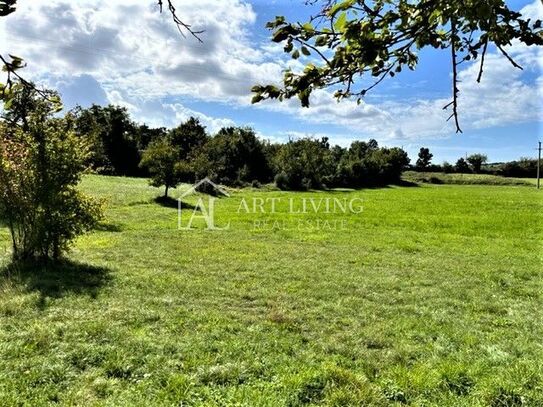 Grožnjan-Umgebung, attraktives Baugrundstück 7000 m2