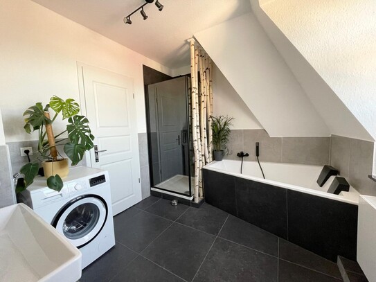 *NEU Renoviert * Exklusive Maisonette 3-Raum Wohnung * Provisionsfrei Eigennutzer * Weitblick