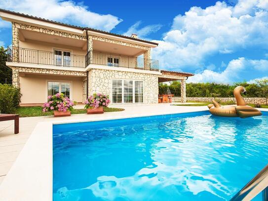 Wunderschöne Villa mit Panoramablick auf das Meer