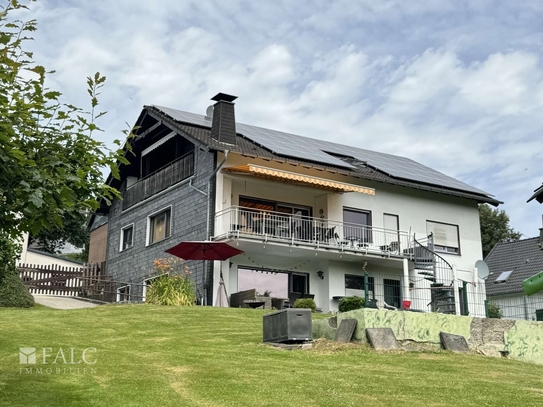 Mehrfamilienhaus auf großem Grundstück mit Scheune – Energieeffizient und mit herrlichem Blick