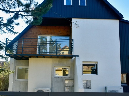 IHR UNGARN EXPERTE verkauft eine komplett renovierte Doppelhaushälfte direkt am Plattensee!