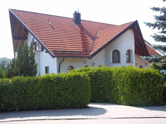 Provisionsfrei* Zweifamilienhaus: Grund 802m², 4 ZiWo, 142m² WoFl mit Garten + 5,5 ZiWo 198m² WoFl in 3 Ebenen (UG, EG…