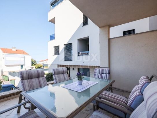 ZADAR, DIKLO - Modern eingerichtete Wohnung mit Garten