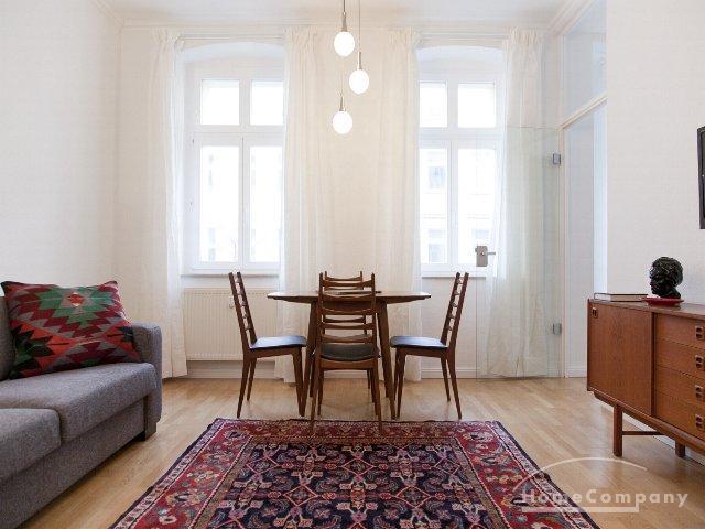Moderne 2-Zimmer-Altbauwohnung in Berlin Mitte, möbliert - Photo 1