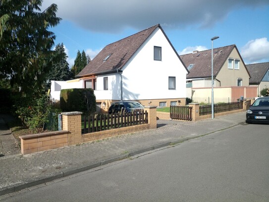 Flexibel nutzbares Familienhaus, ruhige Lage, sehr gute Infrastruktur (incl. 621m² Grundstück)