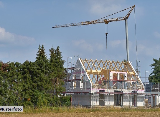 Mut zum Neuaufbau + Grundstück mit Wohnhaus(Brand)ruine