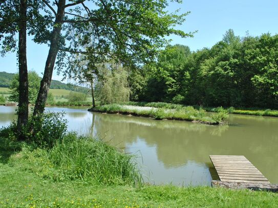 ++Neu IM ANGEBOT++ Idyllisches Seegrundstück in Frankreich