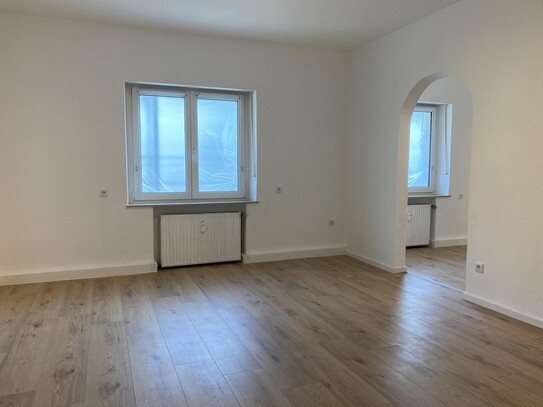 Helle 4-Zimmer Wohnung mit Balkon und Einbauküche in zentraler Lage in Nürnberg