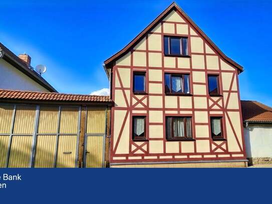 Charmantes Fachwerkhaus in Erfurt-Azmannsdorf – Leben und Wohnen im historischen Ambiente