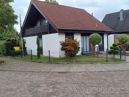 Freistehendes Einfamilienhaus in ruhiger Lage !