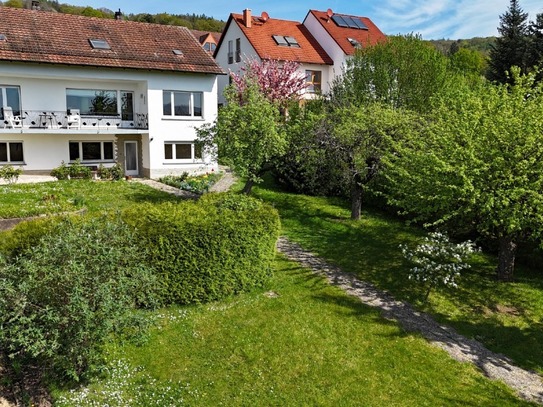 Zweifamilienhaus mit Bauplatz in ruhiger Lage von Gelnhausen