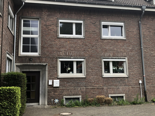 ***STEGEHUIS GMBH*** 3-Zimmerwohnung in Zentrale Lage von Gronau. 
Gute Kapital Anlage. Ideal für Zingels oder Pare!