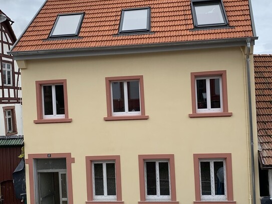 2-Zimmer Wohnung inkl. Küche in kernsaniertem Altbau