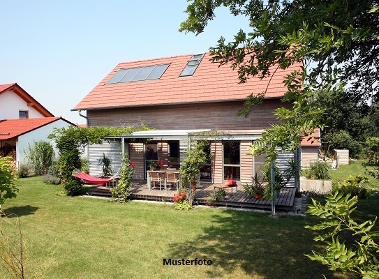 Winkelbungalow nebst Garage