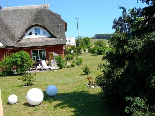 Traum-Wohnung „unter Rohr“, Balkon + Meerblick auf Mönchgut- dort, wo Rügen am Schönsten ist + EXTRA