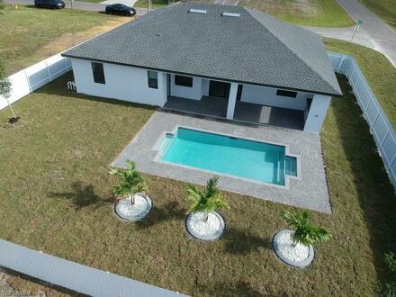 Einzigartige Villa - Neubau in Cape Coral