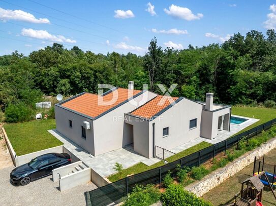 ISTRIEN, LABIN - Haus mit Schwimmbad am Rande des Dorfes