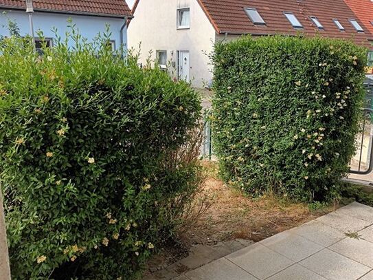 4,1 % Rendite - Komplett neu sanierte, vermietete 
ETW mit Gartenanteil und TG Stellplatz in Ermlitz
- Provisionsfrei -