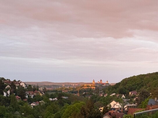 Gehobene 3-Zimmer Wohnung mit Dachterrasse und Festungsblick