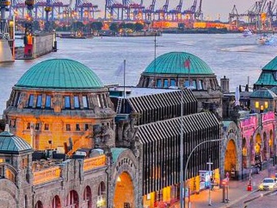 Provisionsfreies Büro direkt an den St. Pauli Landungsbrücken mit Blick auf Elbe und Hafen