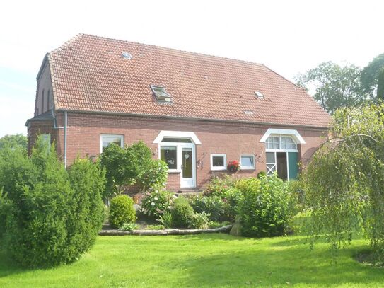 1894.) Gepflegtes Wohnhaus im Außenbereich auf großem Grundstück mit Weitblick ins Grüne in Stadland